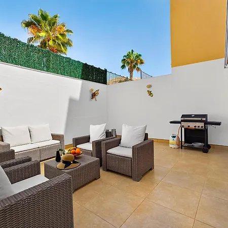 Spacious 3-bedroom With Panoramic Sea Views